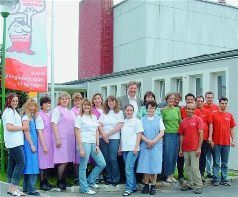 Das gesamte Team der Teppichreinigung Stepanek stellt sich auch auf der Internetseite des Unternehmens unter www.teppichmeister.at vor.