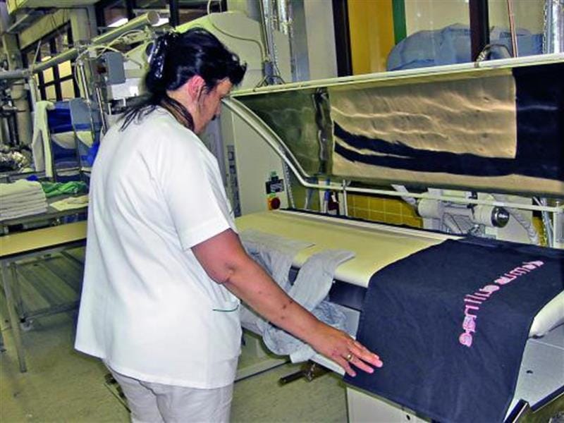 Universalpresse Finish Wäscherei