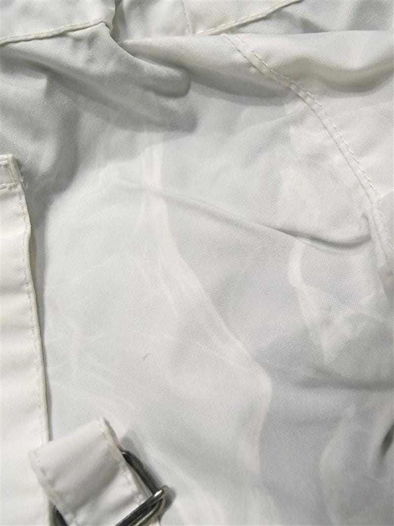 Losgelöste, atmungsaktive Membrane bei Funktionsbekleidung kann zum Problem werden.