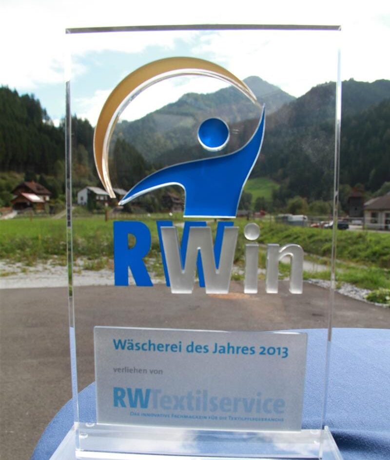 Drei "RWin"-Awards wurden in diesem Jahr verliehen. Die Auszeichnung für die "Wäscherei des Jahres 2013" ging an die österreichische Wäscherei Brunnhofer ins idyllische Thörl.