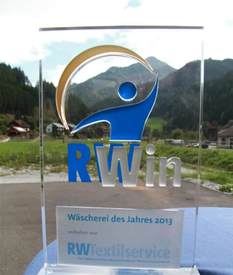 Drei "RWin"-Awards wurden in diesem Jahr verliehen. Die Auszeichnung für die "Wäscherei des Jahres 2013" ging an die österreichische Wäscherei Brunnhofer ins idyllische Thörl.