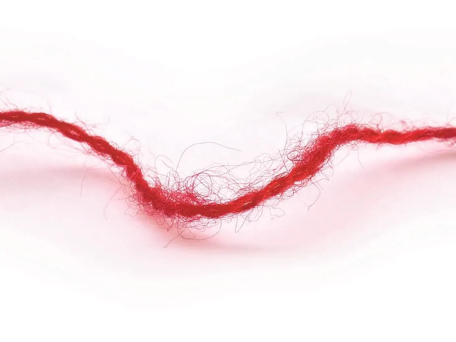 Roter Faden, gewellt Wolle