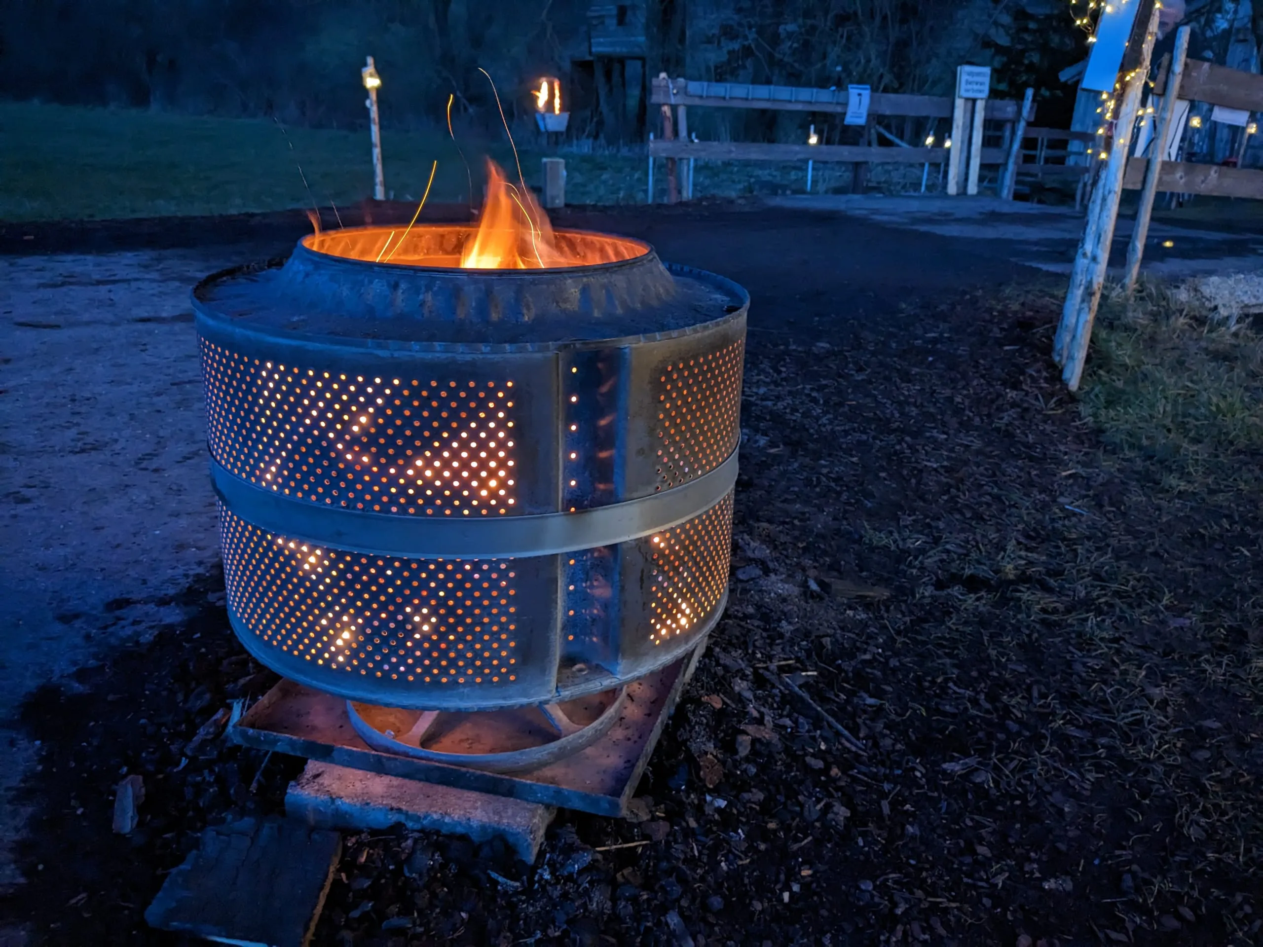 Aus Waschtrommel wird Feuertonne
