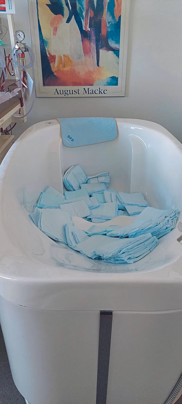 Pro Geburt verbrauchte die Entbindungsstation allein 8 Einwegtücher.