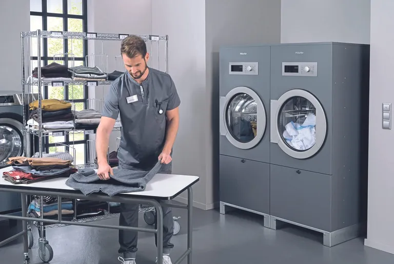 Vernetzbare Ger&auml;te f&uuml;r die hauseigene W&auml;scherei: Neue Trockner der Generation "SlimLine". 