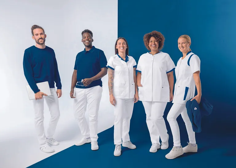 Die Kleidung orientiert sich an den Bed&uuml;rfnissen der Tr&auml;gerinnen und Tr&auml;ger. Das zeigt sich etwa an den vielen Passformen &ndash; f&uuml;r jedes Geschlecht, f&uuml;r jede K&ouml;rperform und f&uuml;r jeden modischen Geschmack.