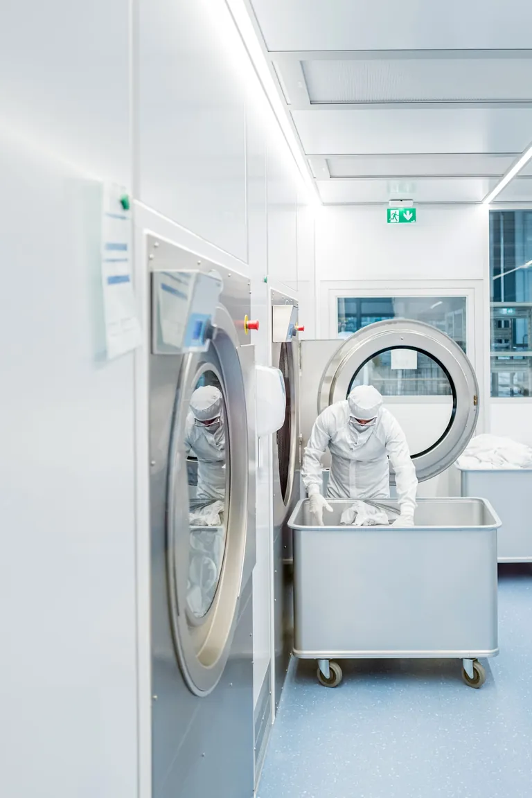 Reinraumtextilien m&uuml;ssen auch in einem Reinraum aufbereitetwerden.