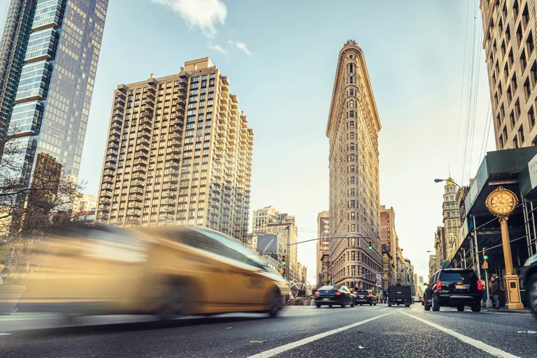 Das Bügeleisengebäude ist ein 1902 erbautes Hochhaus in Manhatten (New York).