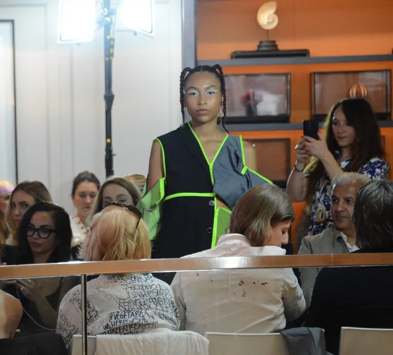 Model auf der CWS Workwear Fashionshow.