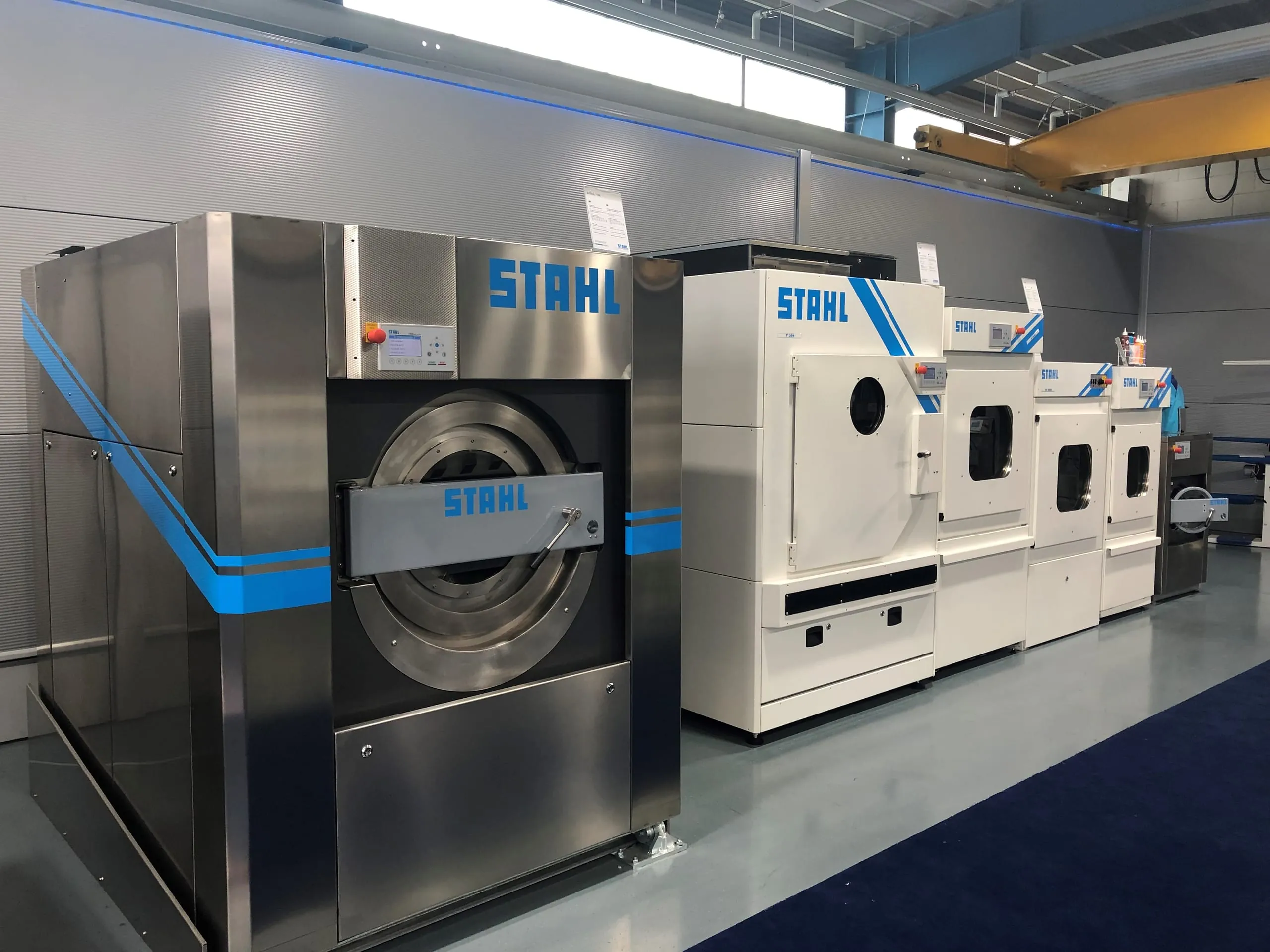 Der STAHL-Showroom, eröffnet im Jahre 2017, erlaubt großzügige Präsentationsmöglichkeiten.