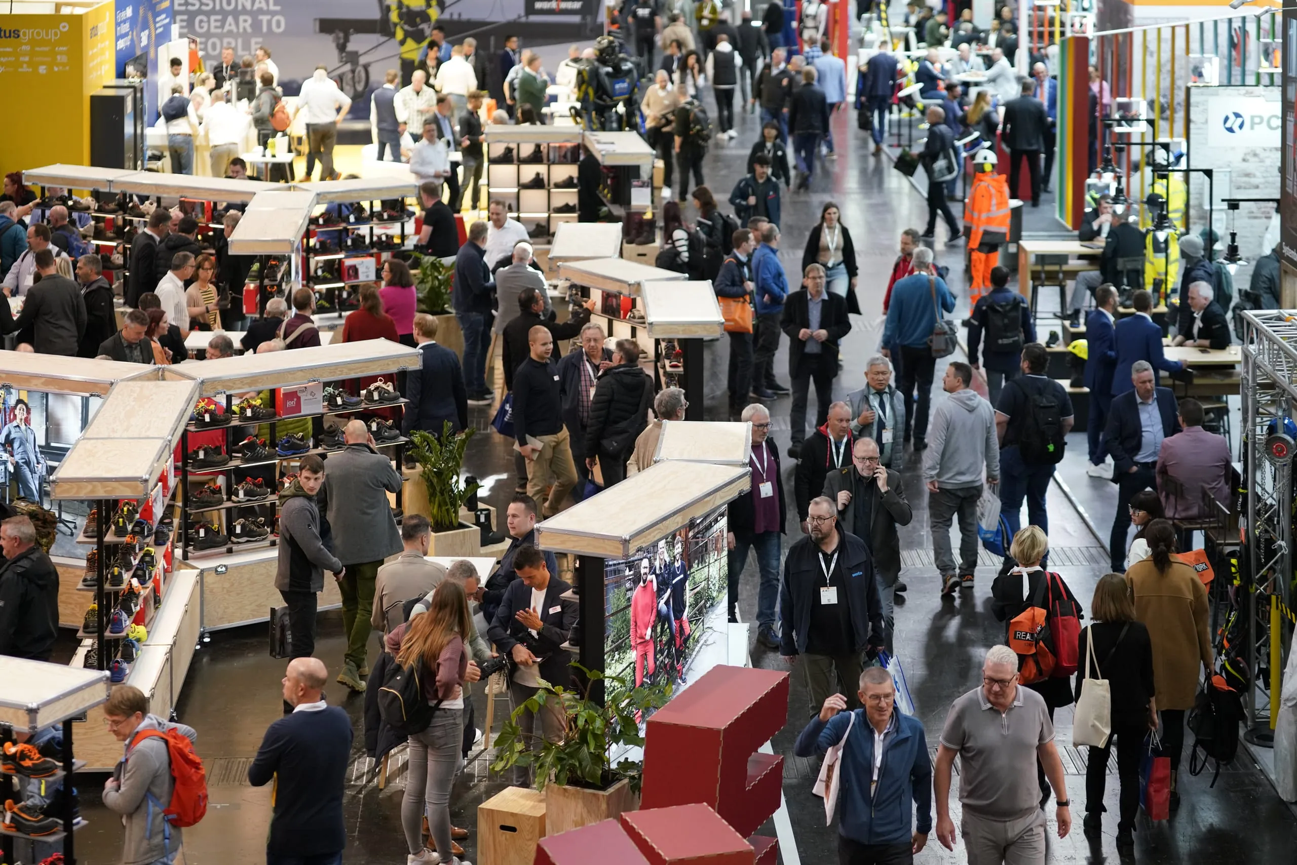 Effiziente Schutzausrüstung, neue Technologien, individuelle Lösungen, funktionale und modische Bekleidung