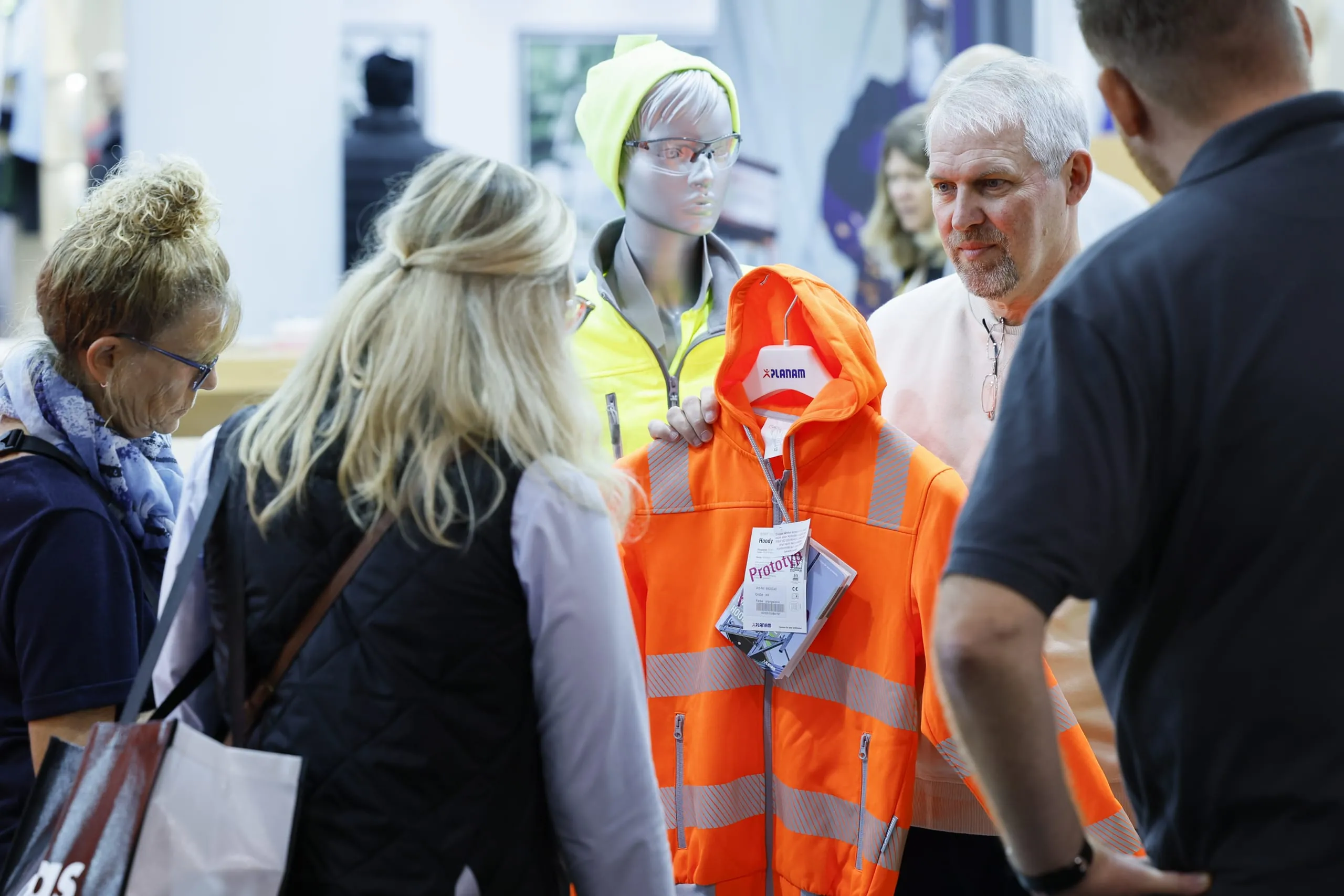 Effiziente Schutzausrüstung, neue Technologien, individuelle Lösungen, funktionale und modische Bekleidung