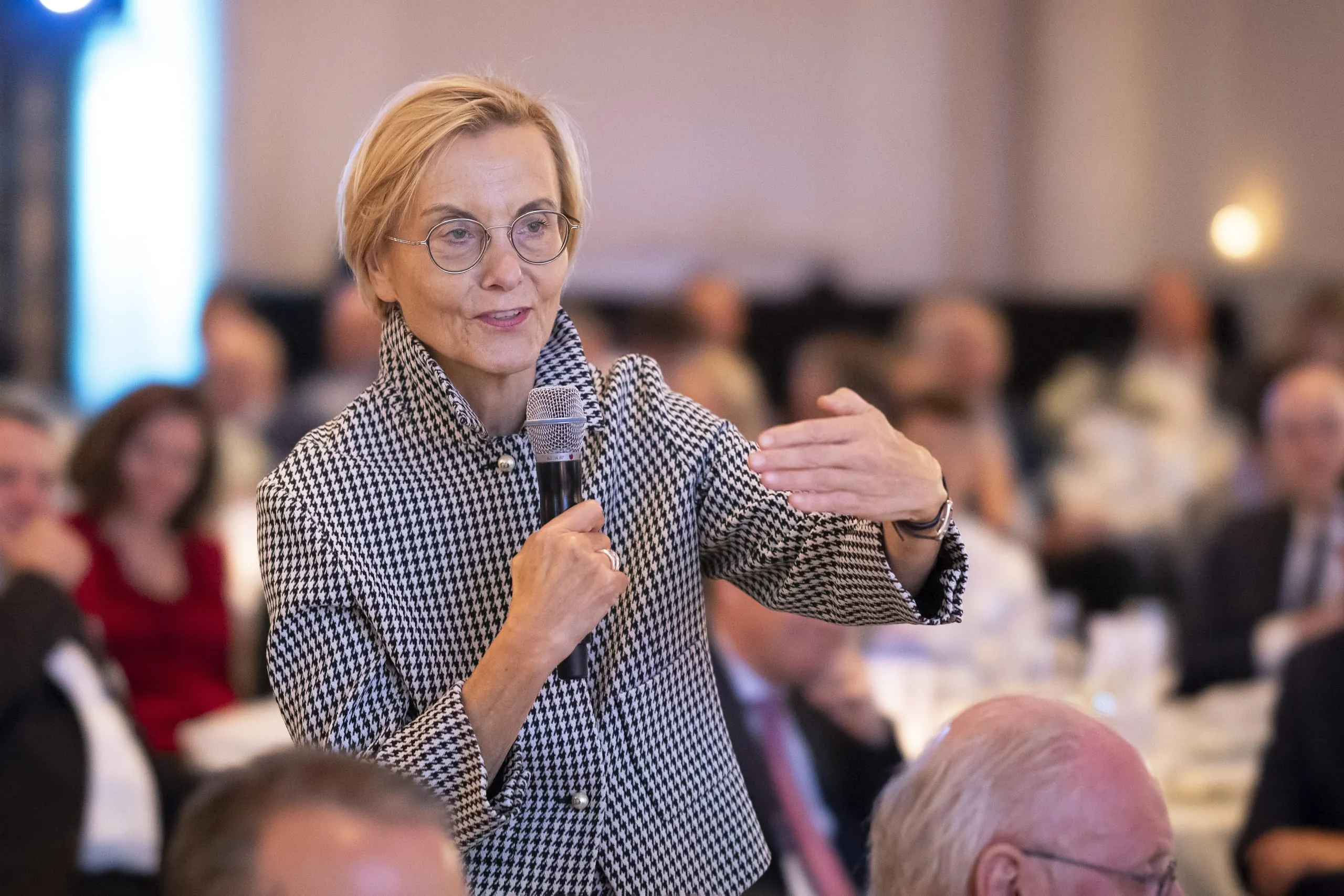 Ingeborg Neumann bleibt Präsidentin