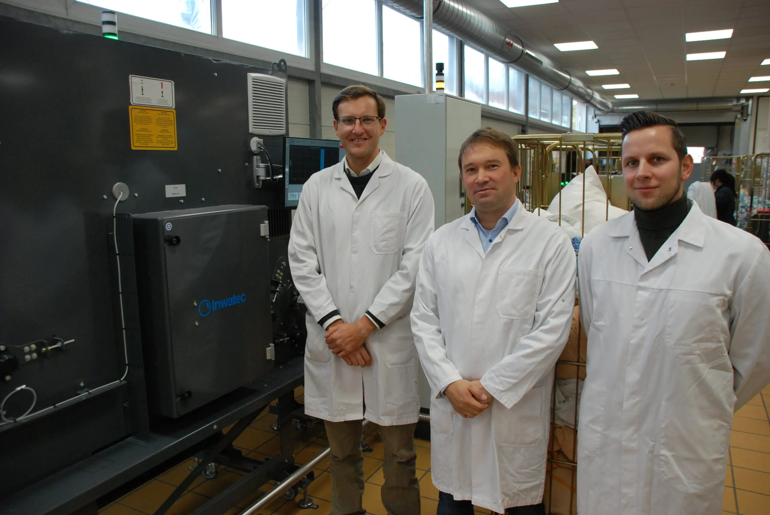 Beim Lokaltermin in Meckenbeuren (v.l.n.r.): Benjamin Riester, Leiter Textil-service der Liebenau Service gemeinnützige GmbH, Regional Sales Manager Rudolf Hofer und Head of Marketing Nicolas Gostony, beide JENSEN.