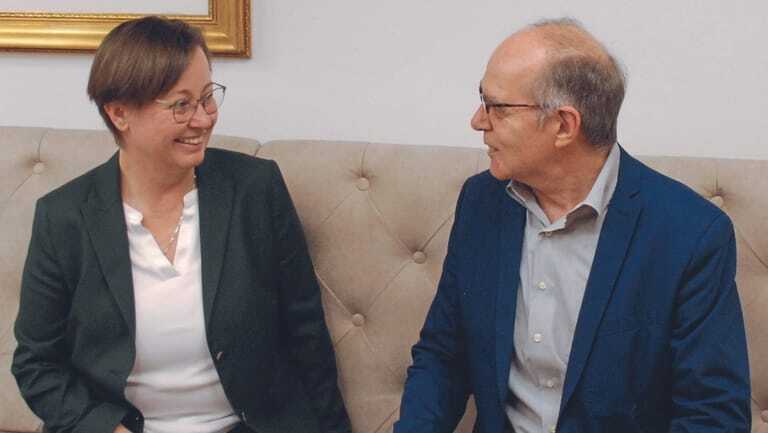 Bundesinnungsmeisterin Andrea Kuttner im Gespräch mit RWT-Chefredakteur Peter Schmid.