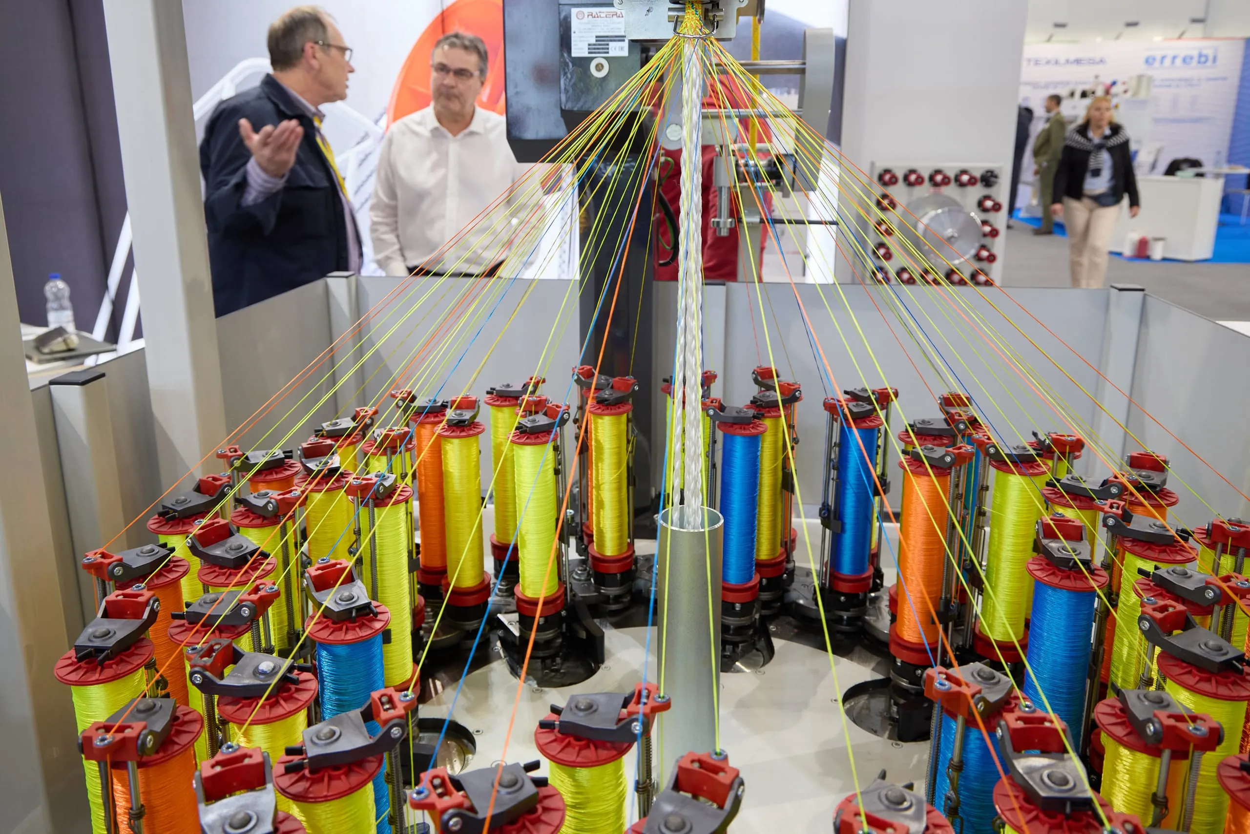 Geflechte und Gewirke