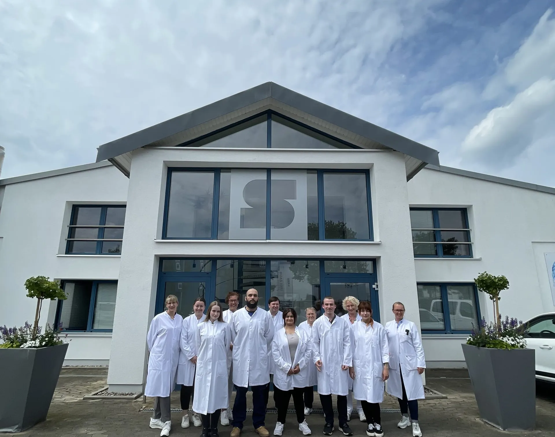 Drei neue Textilreinigergesellen