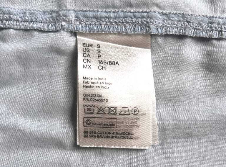 Das Bild zeigt ein Pflegeetikett.