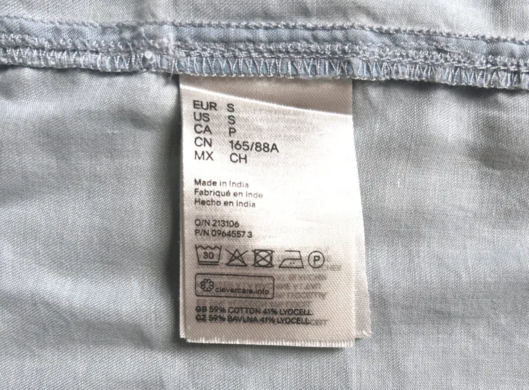 Das Bild zeigt ein Pflegeetikett.