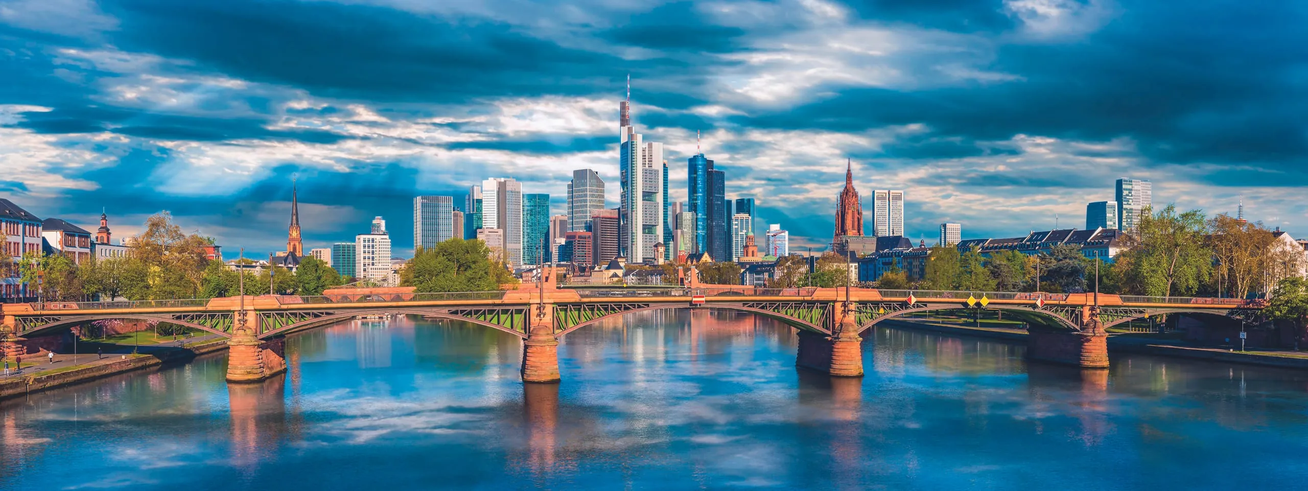 Mainhattan: Mehr als Grie Soß und Äppelwoi