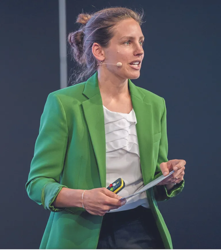 Theresa Kettelhack beim Branchen-Jubil&auml;umstag in Rheine.