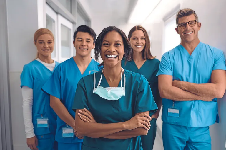 &Auml;rztinnen &Auml;rzte Berufskleidung Textilien Krankenhaus