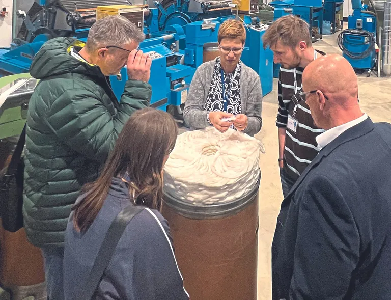 Das STFI verf&uuml;gt &uuml;ber eine vollstufige Spinnerei, in der geeignete Recycling-fasern zu Garnen oder Zwirnen weiterverarbeitet werden k&ouml;nnen.