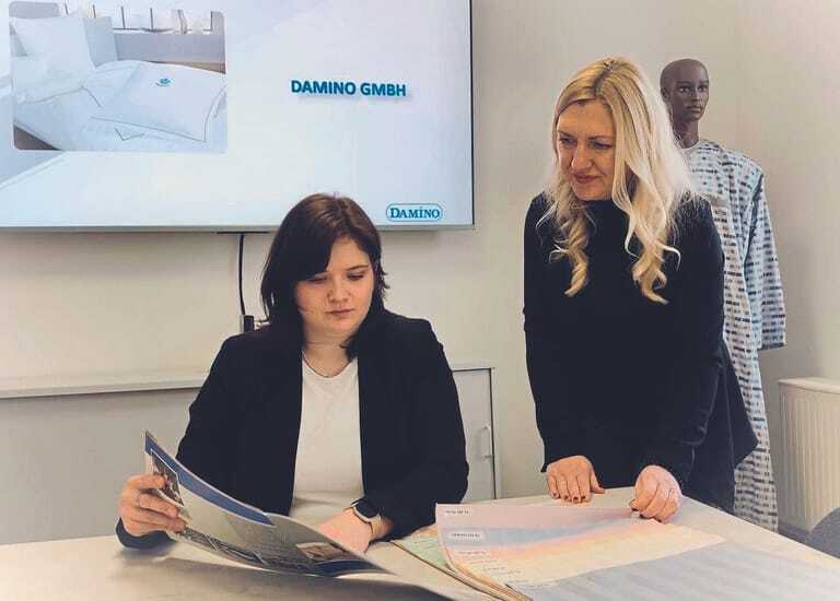 Team des Damino-Verkaufsinnendienstes : Viktoria Wiedemann (li.) und Linda Gabriel.