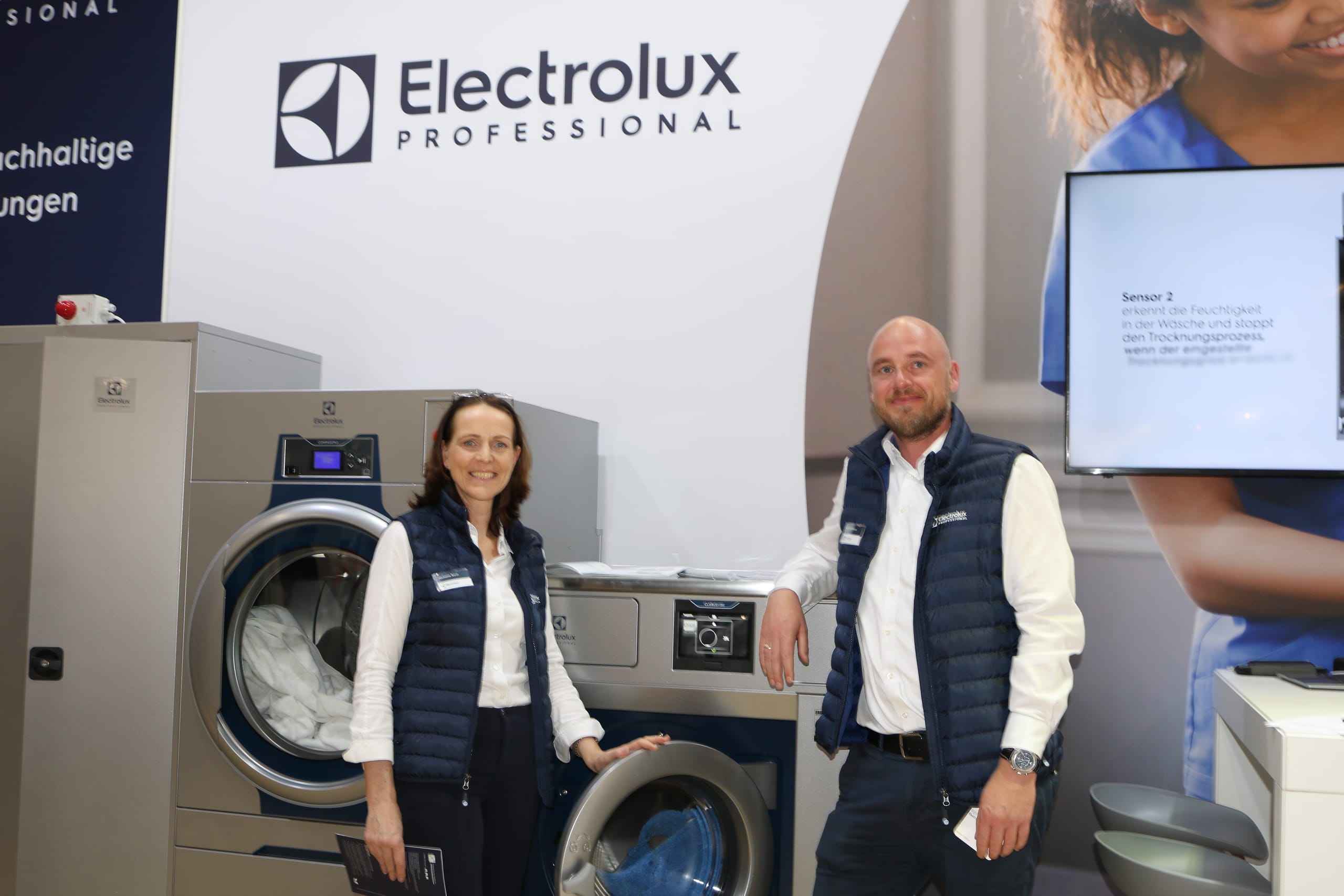 Gebietsverkaufsleiter Ingo Sackmann und Michaela Borst von Electrolux.