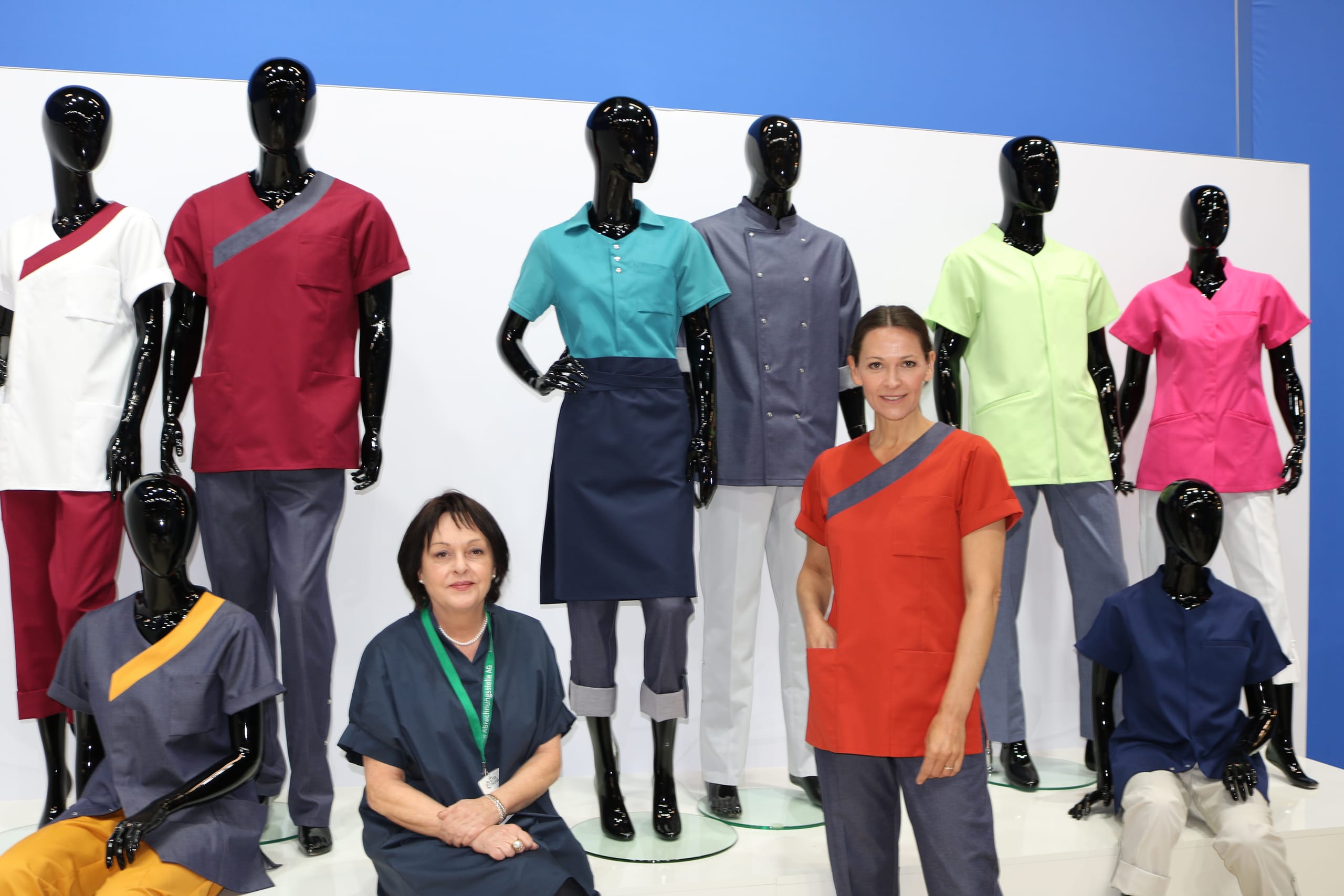 Marie-­Claire Beckes (l.) war mit dem belgischen Berufs­bekleidungshersteller Sarco das erste mal auf der Altenpflege.