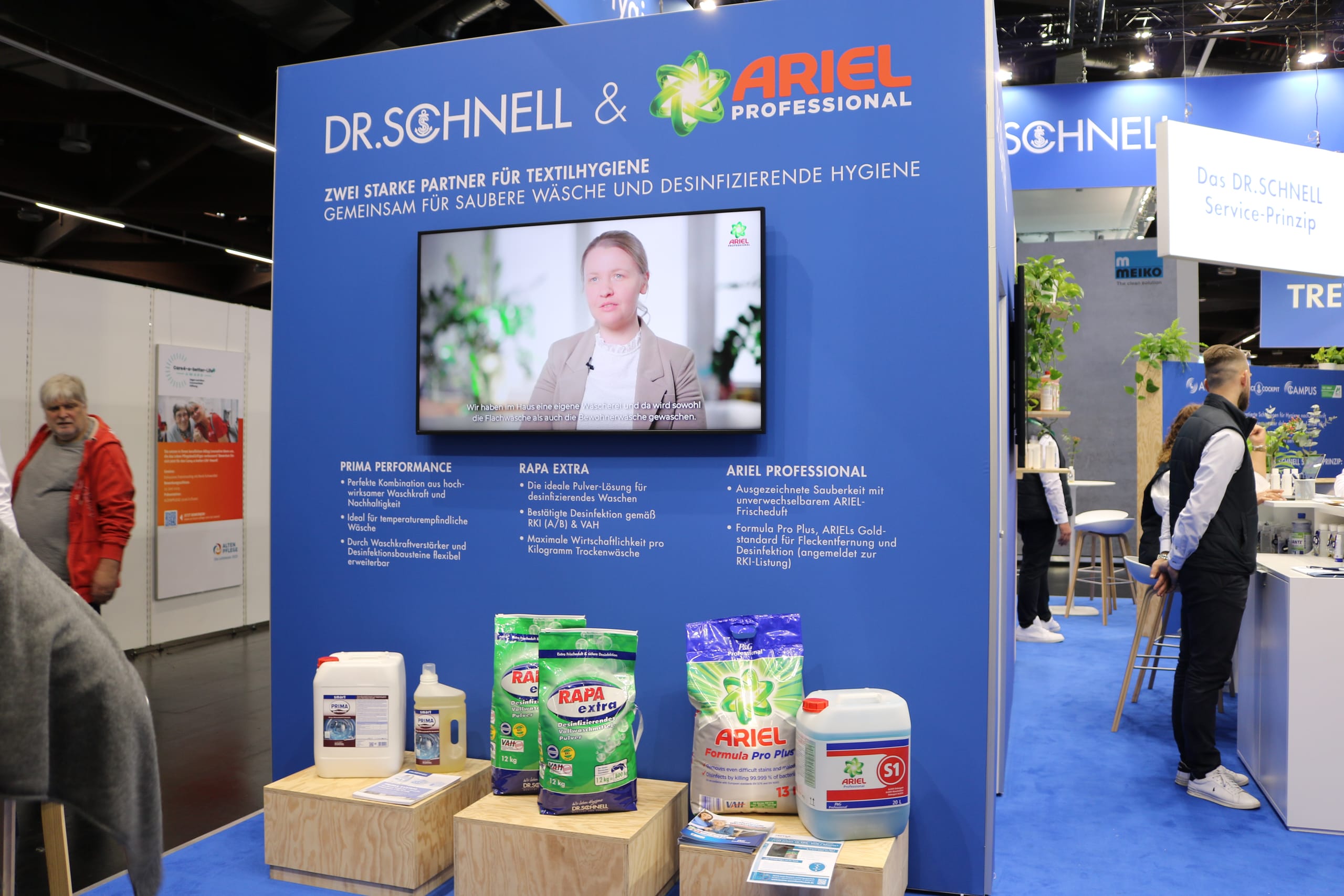 Dr. Schnell stellte unterschiedliche Produktlinien zur professionellen Wäschehygiene vor.