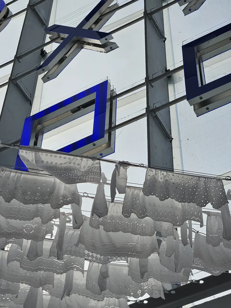 Valida St. Gallen Spitzenschürzen Girlande