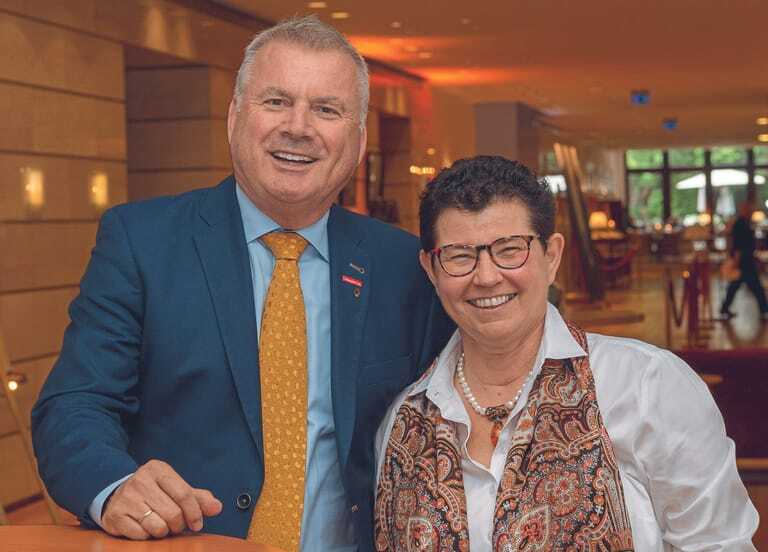 Die aktuelle DTV-Pr&auml;sidentin Beate Sch&auml;fer mit ihrem Vorg&auml;nger Friedrich Eberhard.  