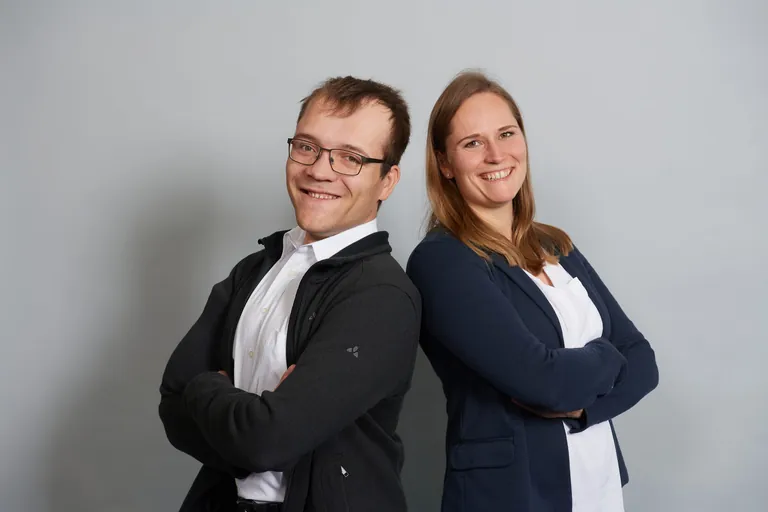 Die Geschwister Stefanie und Sebastian Abel f&uuml;hren den W&auml;schereibetrieb seit 2024 in dritter Generation.