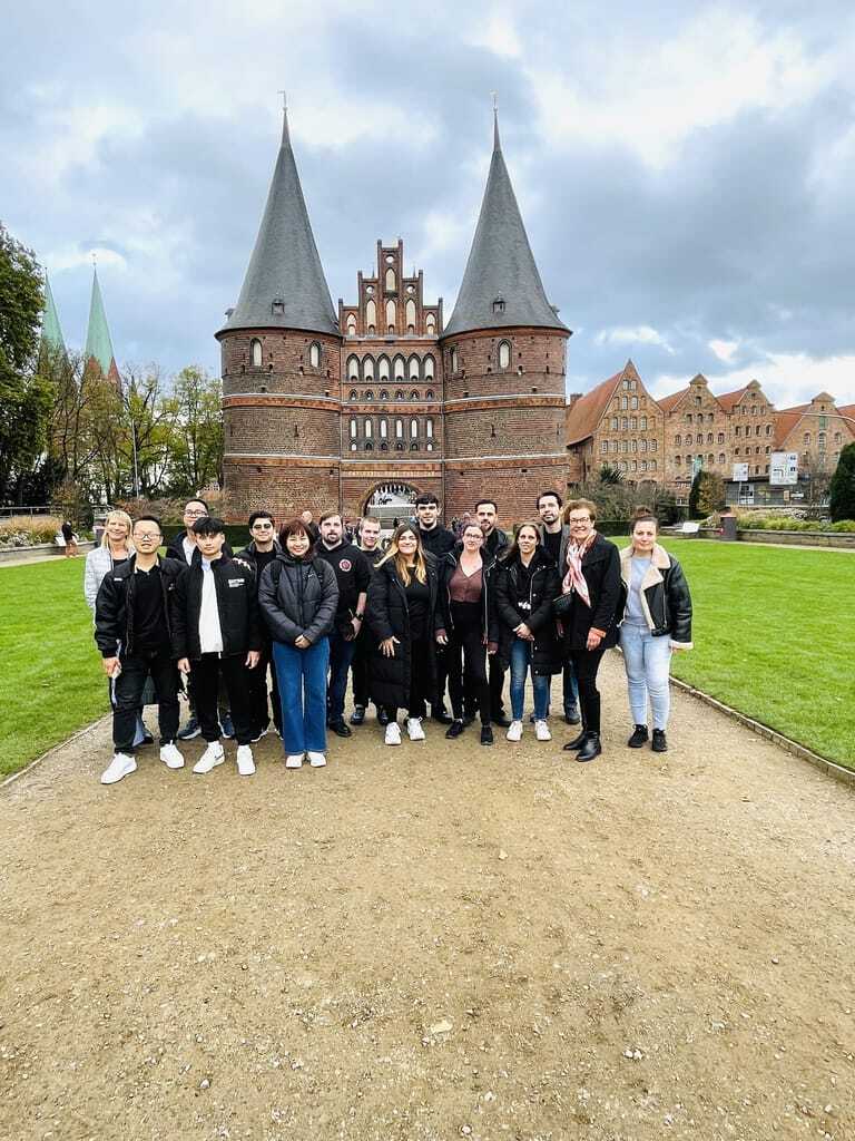 Anna Siemsen Schule Azubis Textilreingiger Jahrestagung Gütezeichen 2025 Lübeck Holstentor