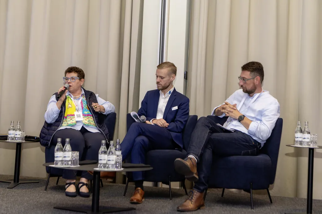 Beate Sch&auml;fer, Daniel Dalkowski und Henrik Bier diskutierten &uuml;ber das Thema Nachhaltigkeit und Kreislaufwirtschaft.