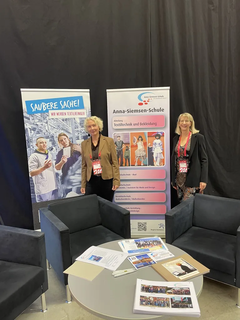 Doris Göcke Ursula Dreyer Anna-Siemsen-Schule Info-Stand Multimatic Hausmesse