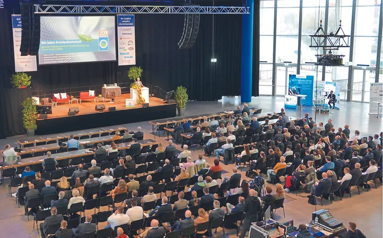 Anl&auml;sslich der Jahrestagung der G&uuml;tezeichengemeinschaft k&uuml;ndigte Gesch&auml;ftsf&uuml;hrer Dr. Timo Hammer verschiedene Best-Practice-Beispiele f&uuml;r die Kreislaufwirtschaft im Textilservice an.