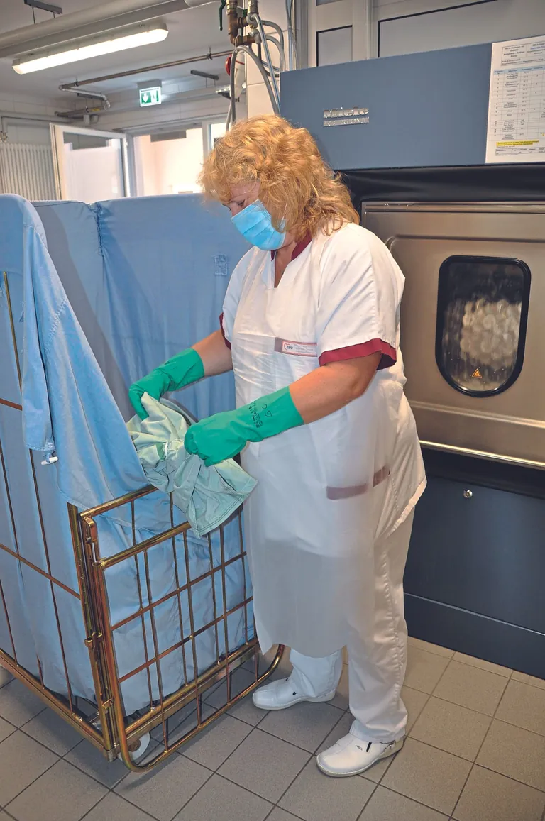 Immer wieder investiert der Kreisverband in neue Hilfsmittel und Geräte wie geschlossene Schmutzwägen, Finisher oder Dosiersysteme. Einerseits, um den gesetzlichen Anforderungen gerecht zu werden, andererseits, um die Mitarbeiter zu entlasten.