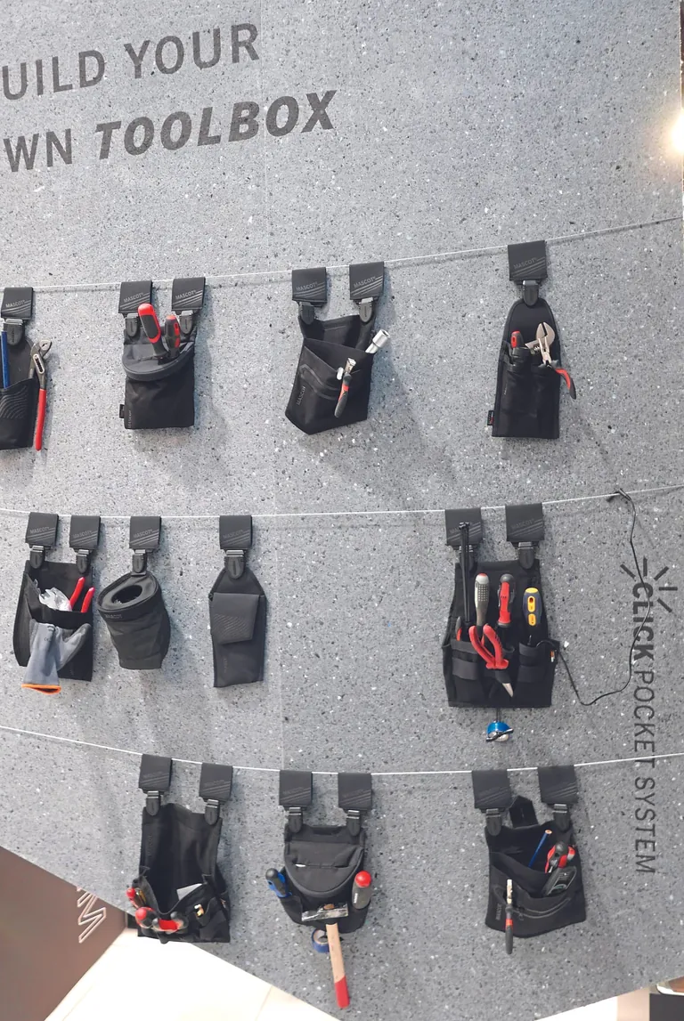 SAK Mascot Click Pocket AplusA Messe 2025