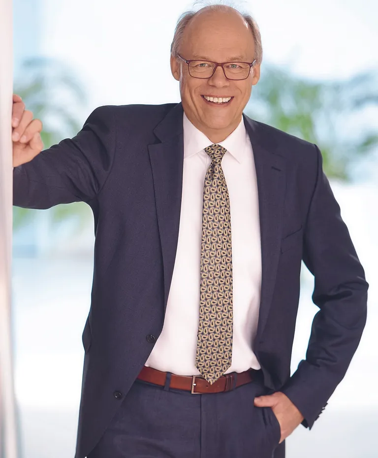 J&uuml;rgen Gerdum: "Modernes W&auml;sche&shy;management ist heute ein integraler Bestandteil der Krankenhausstrategie."