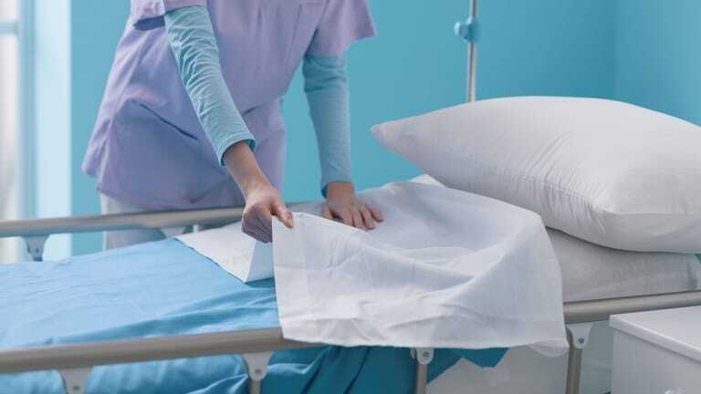 Textilcontrolling hilft Pflege- und Gesundheitseinrichtungen, Textilverbrauch und Kosten im Blick zu behalten.