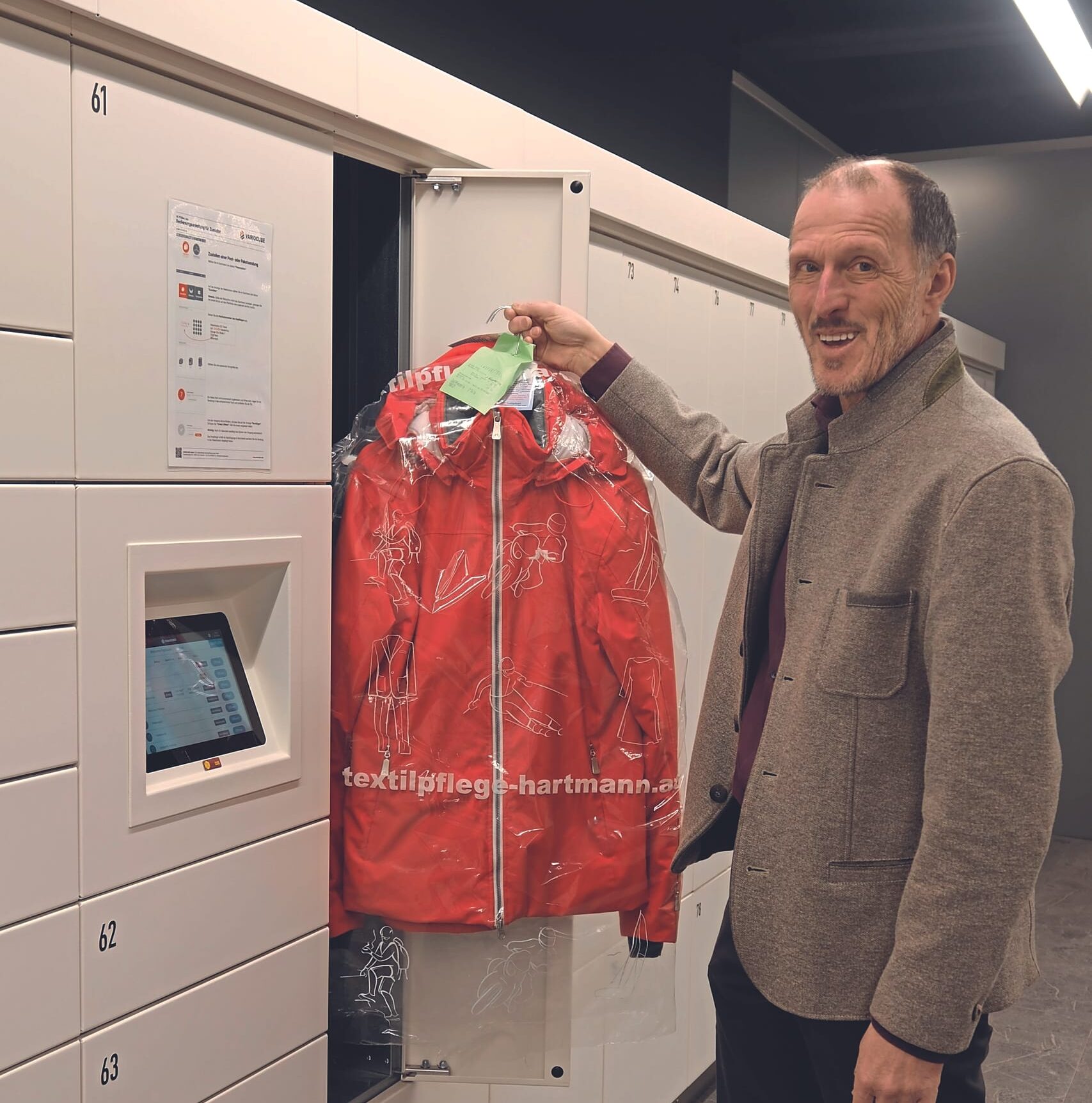Hybrid-Filiale in der Textilreinigung: 24/7 Kundenservice