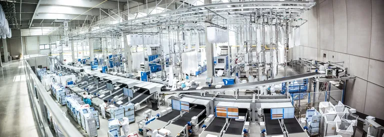 Blick in die neue W&auml;scherei von Hammerl Textilecare in Hagenbrunn.