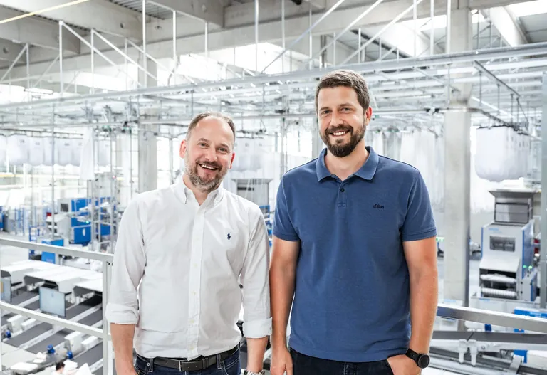 Gesch&auml;ftsleitungsmitglied Benedikt Hammerl (re.) und Gerald Dallhammer, General Manager JENSEN &Ouml;sterreich.