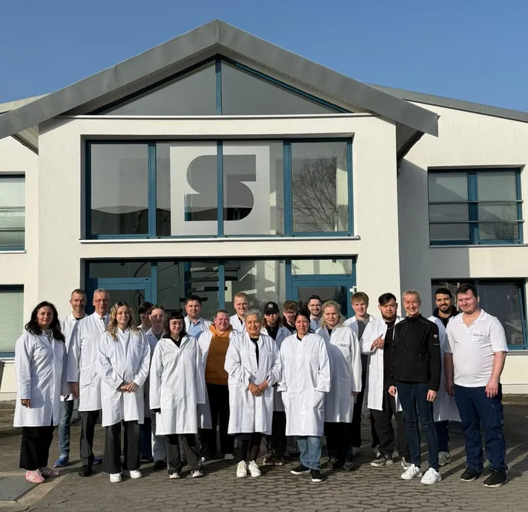 Die angehenden Textilreiniger zu Besuch bei der W&auml;scherei Seidel GmbH.