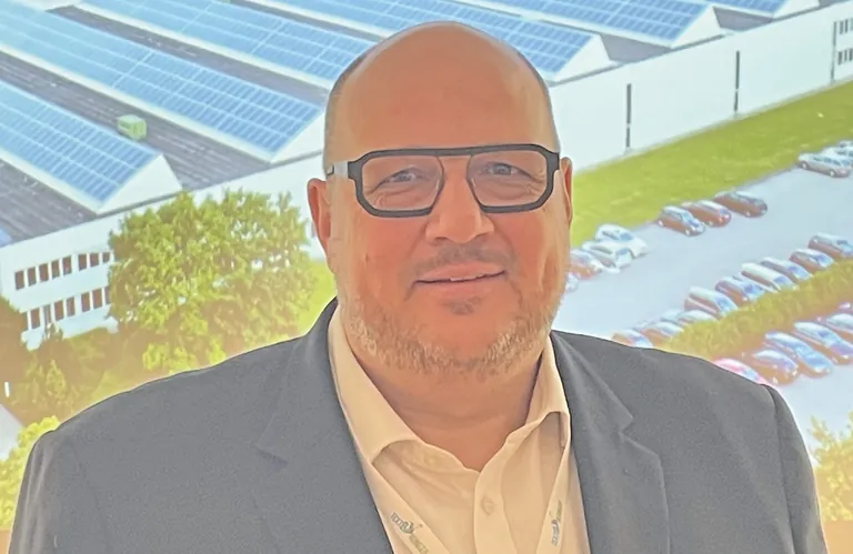 Skizzierte effiziente Einsparm&ouml;glichkeiten bei schon kleinen Dingen: Joseph Reuter, Sales Director Textile Care bei Veit.