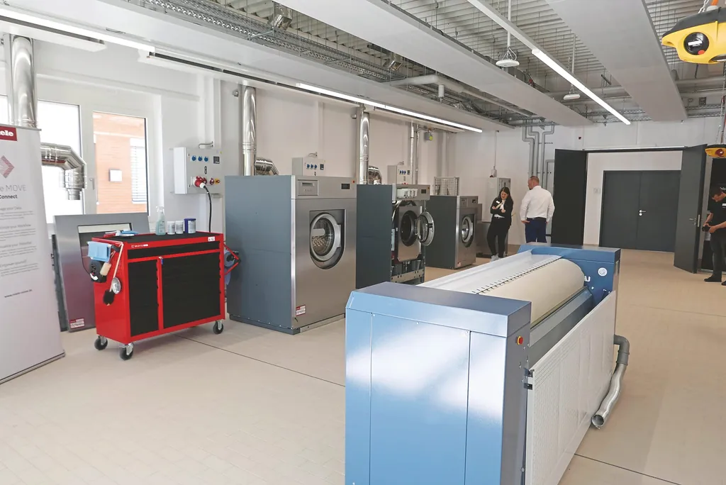 In einem von drei Praxisr&auml;umen finden ab&nbsp;sofort die Trainings von Service-&shy;Technikern und Vertriebspartnern statt.