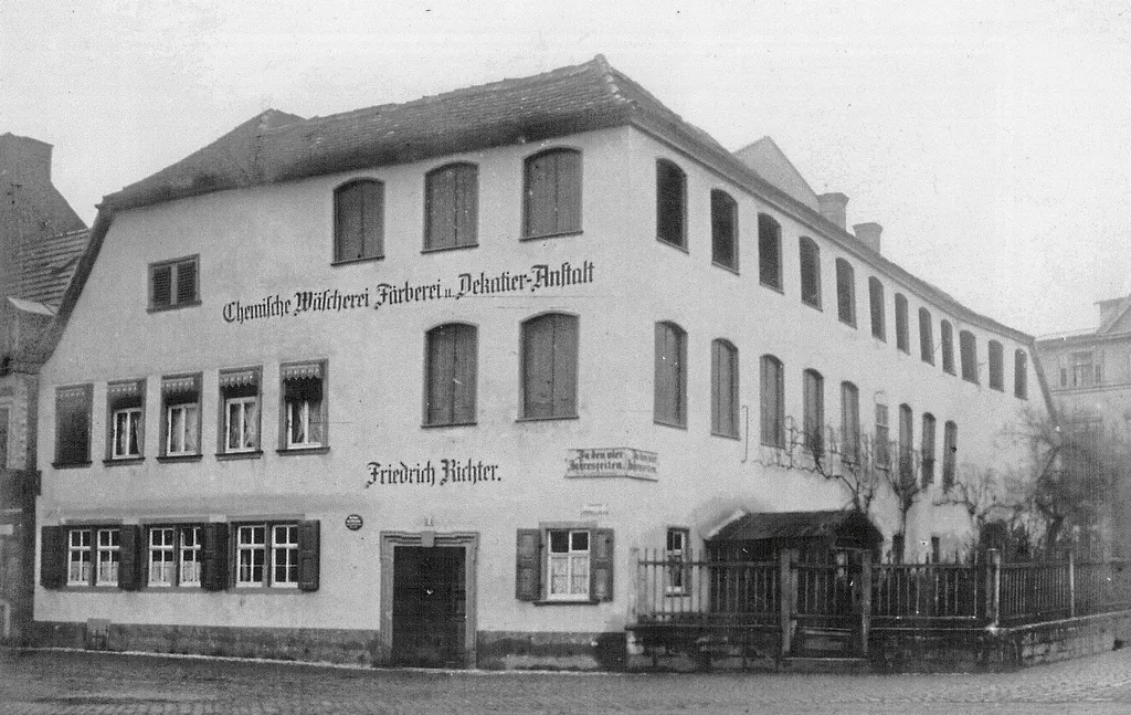 Historische Aufnahme aus dem Unternehmensarchiv: Das damalige Betriebsgebäude in Schonungen.
