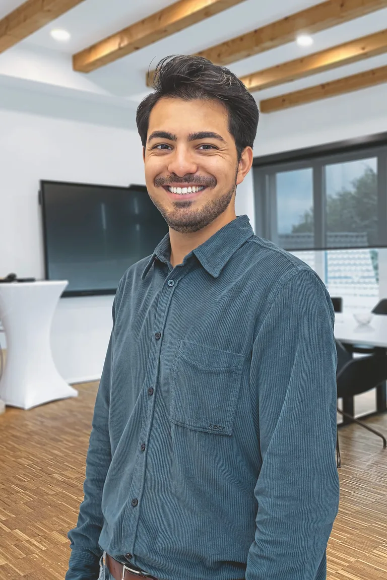 Olgu Kemaloğlu geh&ouml;rt zur j&uuml;ngsten Generation im Familienunternehmen aurora. Er hat die Projektleitung Business Development &uuml;bernommen.